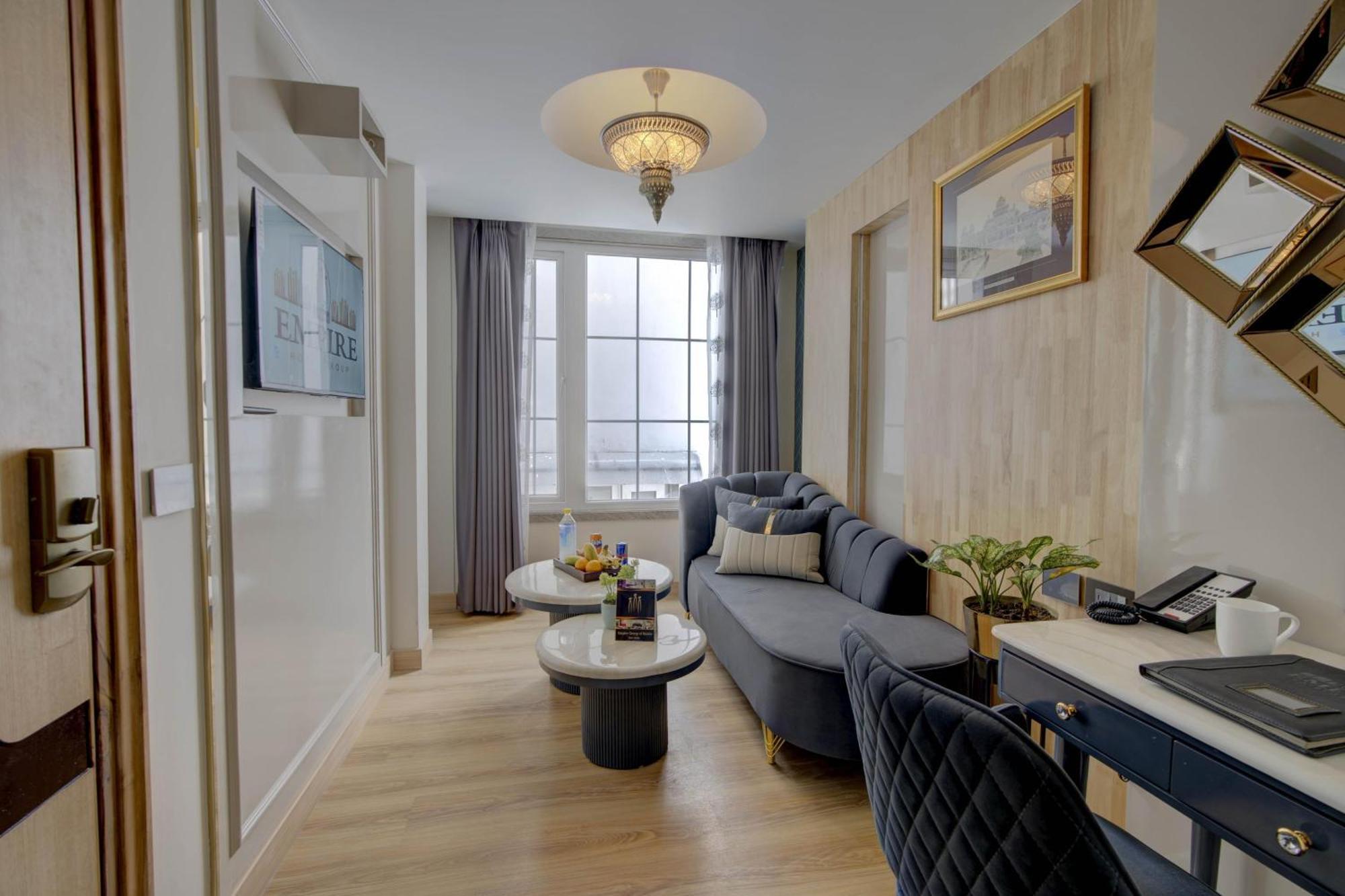 Empire Suites, Ню Делхи Екстериор снимка