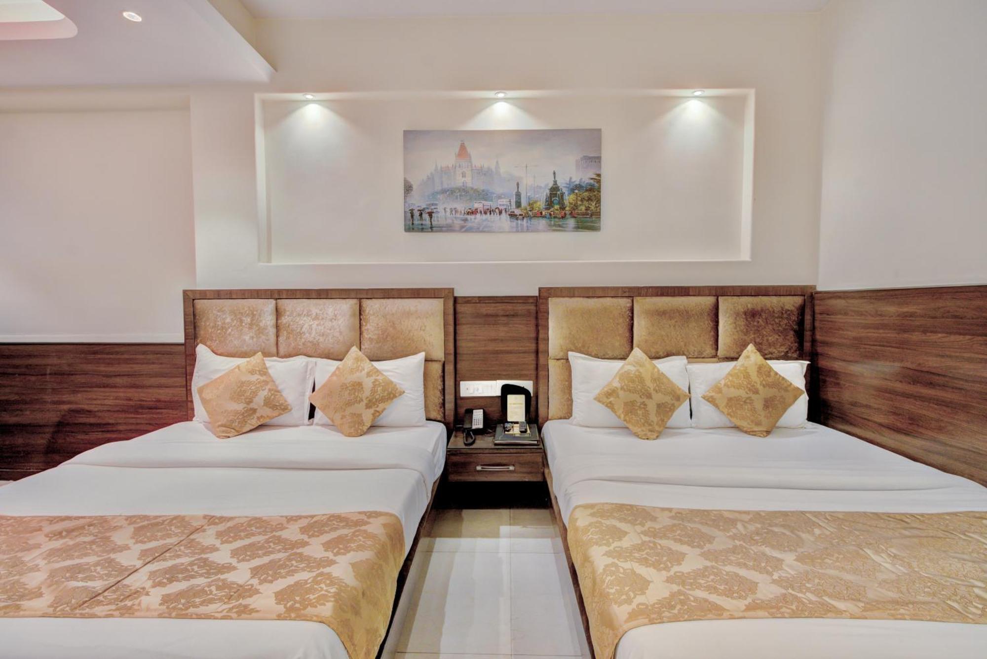 Empire Suites, Ню Делхи Екстериор снимка